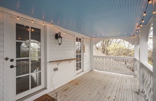 Antioch Apartment | Private, 2 Bedroom Suite with Balcony at Farmhouse Retreat, Central Location
