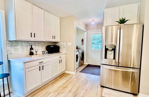 Reedville House | Private 5-acre Waterfront Retreat with Main & Guest House & BBQ Shed