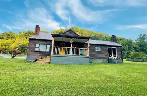 Delbarton House | Private 5 bedroom home 1/2 mile to Buffalo Trail 14 plenty of parking! Bring em!