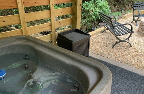 Marble House | Private and Peaceful Mountain Getaway -Creekside, Firepit &Outdoor Life&HotTub