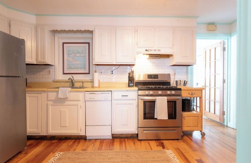 Green Harbor-Cedar Crest House | Private Beach Escape - Bay Views & Powder Point Bridge - Duxbury, MA