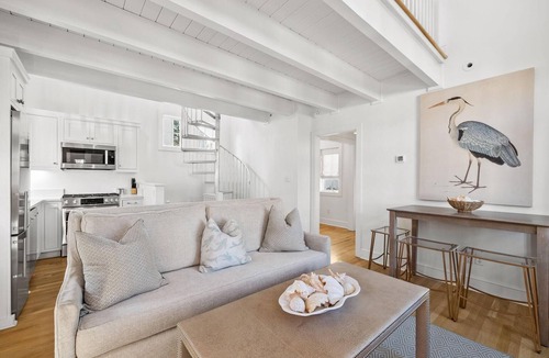 Rosemary Beach House | PRIVATE BEACH/POOL ACCESS-Pristine Condition-Close to Town Center/Beach-2 Bikes