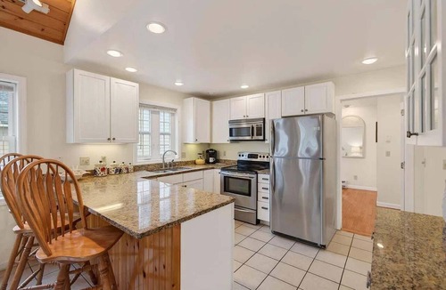 Ocean Park Apartment | Private Coastal 4 BD Getaway in Ocean Park ME
