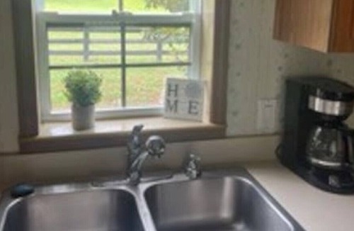 Berkeley Cottage | Private Cottage on Horse Farm in Williamsburg!