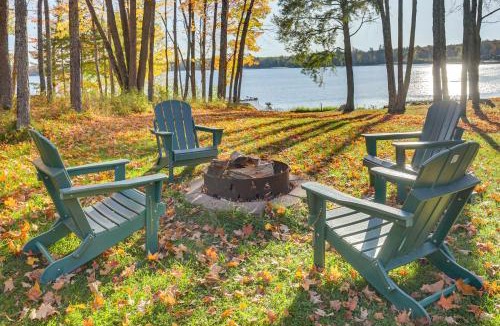 Park Falls House | Private Dock, BBQ Ready: Lakefront Fifield Home!