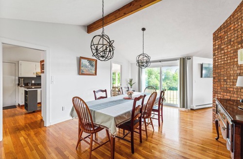 Dublin House | Private Field House - Spacious 4 Bedroom Home