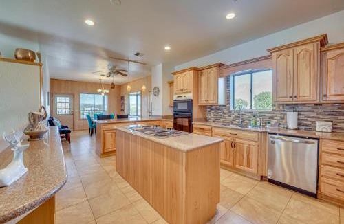 Apache Junction House | Private Hot Tub & Epic Views in Superstition Mtns!