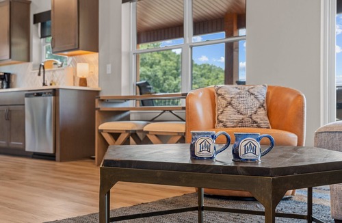 Kimberling City House | Private Hot Tub & Outdoor Fireplace/TV with Table Rock Views, Pools & Free Tickets