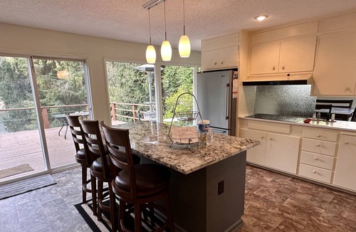 Maple Heights-Lake Desire House | Private house, no stairs, large deck, 5 watercraft hiking trails - 2026WorldCup