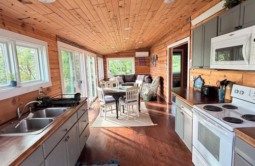 Melrose House | Private island cabin with ALL the amenities!
