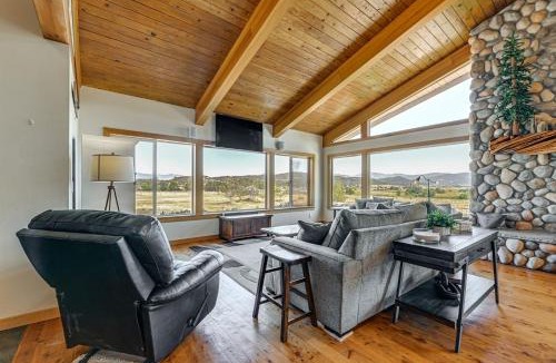 Eagle Point House | Private Mtn-View Pool! Rogue River Valley Escape