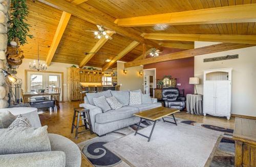 Eagle Point House | Private Mtn-View Pool! Rogue River Valley Escape