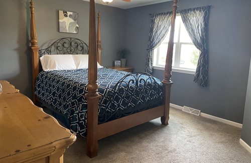 Appleton House | Private Pet-friendly Home Close To The Green Bay Packers and Other Entertainment