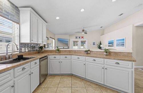 New Smyrna Beach House | ☀️Private Pool/Hot Tub | Pet Friendly | Amazing Outdoor Spaces | Sip of Sun☀️