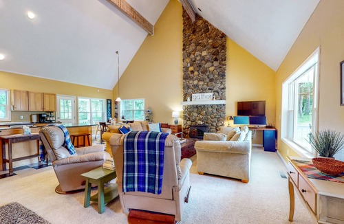 Dallas House | Private property - Main & Guest Home - Creek Views