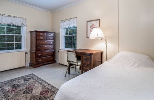 Lancaster House | Private Room in Grand Estate w/ Separate Entrance