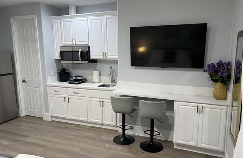 Menifee Apartment | Private Studio Oasis in Menifee - Kitchenette - Washer/Dryer - Gated Property