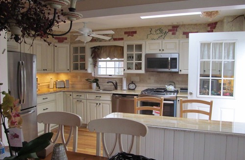 East Massapequa House | Provence meets Long Island.sleeps 6-7