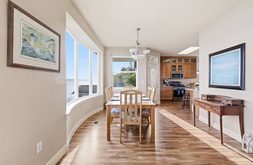 Tacoma House | Puget Sound Waterfront, Kayaks + Mt Rainier, 3BR