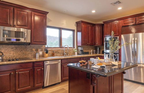 West Sedona Cottage | Pyramid by Avantstay Luxe Sedona Mansion w/Views, 7mins to Downtown