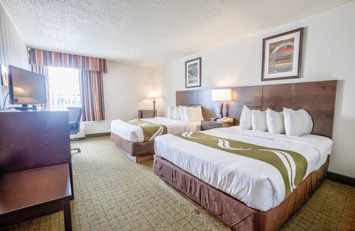 Escanaba Hotel | Quality Inn & Suites Escanaba North