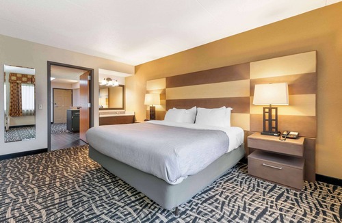 Rochester Hotel | Quality Inn & Suites Mayo Clinic Area