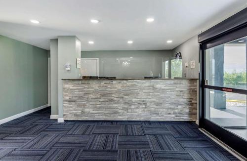 Verona Hotel | Quality Inn Verona - Staunton North