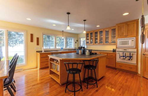 Idlewild Cottage | Quiet Door County Retreat w/Private Bay Access