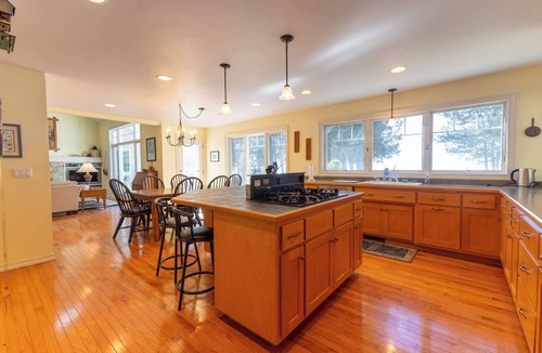 Idlewild Cottage | Quiet Door County Retreat w/Private Bay Access