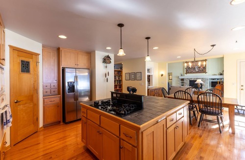 Idlewild Cottage | Quiet Door County Retreat w/Private Bay Access
