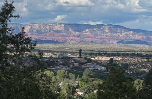 Cottonwood-Verde Village House | Quiet Family Neighborhood Home Red Rock View with Southwest Charm