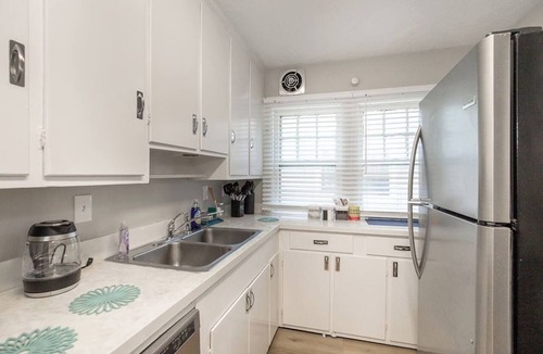 Shaker Heights House | Quiet home in historical neighborhood