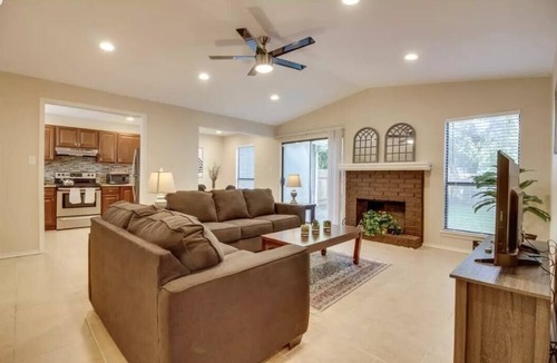 McNeil Condo | Quiet & Spacious 3BR Austin Retreat with Patio, Workspace+ Hotel-Style Amenities