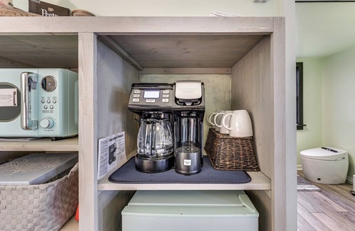 Enfield Apartment | Quiet Tree-Lined Yard & EV Charger: Near I95
