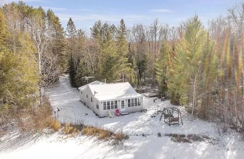 Carter House | QUIET WATERFRONT CABIN JUST FEET FROM THE FULL REC LAKE