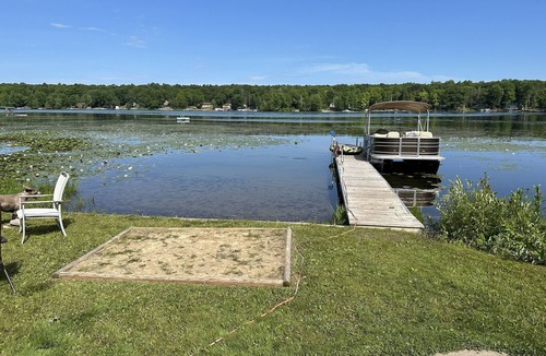 Carter House | QUIET WATERFRONT CABIN JUST FEET FROM THE FULL REC LAKE
