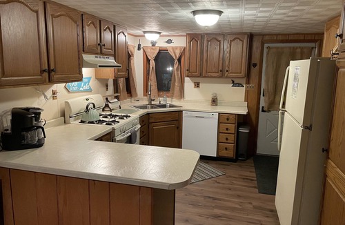 Tomahawk Cabin | Quiet waterfront cabin near Tomahawk & Minocqua, Pet friendly