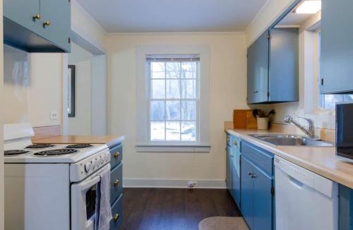 Manchester House | Quintessential VT Cottage in Manchester Village