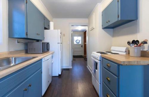 Manchester House | Quintessential VT Cottage in Manchester Village
