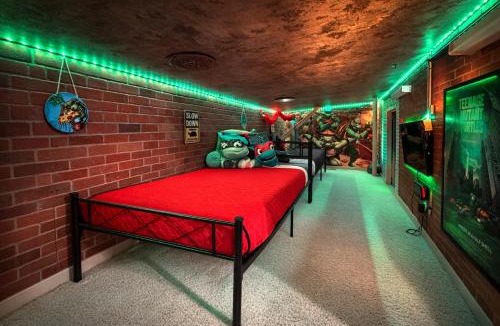 Sandusky House | Radical 80's Getaway! A Blast From The Past!