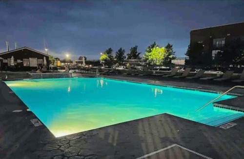 Sandusky House | Radical 80's Getaway! A Blast From The Past!
