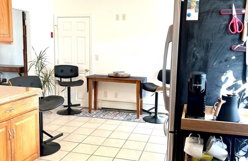 Warren House | Rare Townhouse 4 minutes to beach in Historic Town