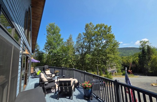 Carroll House | RE53 Beautiful Bretton Woods slopeside home, amazing views! AC, Hot Tub, Pool Table, Dog Friendly!
