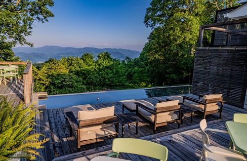 Scaly Mountain Cabin | Red Cedar Cabin | Mt view | Fireplace | Hot tub