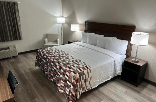 Spring Hill Hotel | Red Roof Inn Charleston - Dunbar