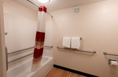 Oxon Hill Hotel | Red Roof Inn PLUS+ Washington DC - Oxon Hill