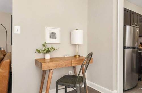 Radnor - Fort Myer Heights Apartment | Refined 2 King Bed apartment, Free Parking & Metro