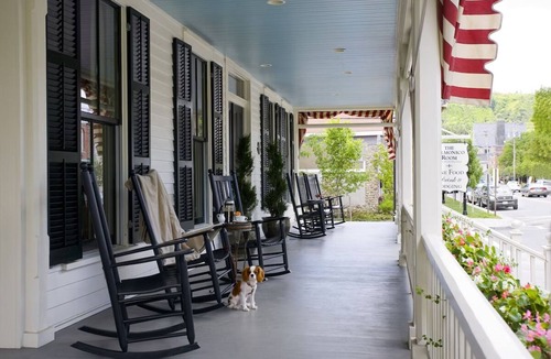 Milford House | Refined Retreat near Delaware Water Gap - Foodies & Outdoor Enthusiasts