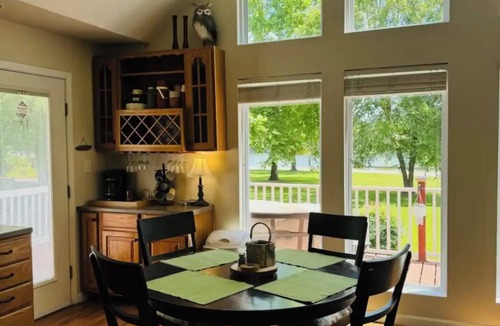 Laceys Spring Ski Chalet | Relax & enjoy the river view, 5 min to Huntsville