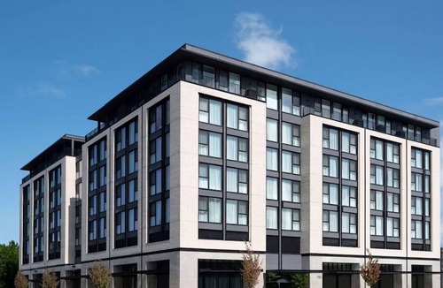 Central Area Hotel | Relax in a Welcoming Salem Retreat that Offers Charm & Comfort Near Attractions
